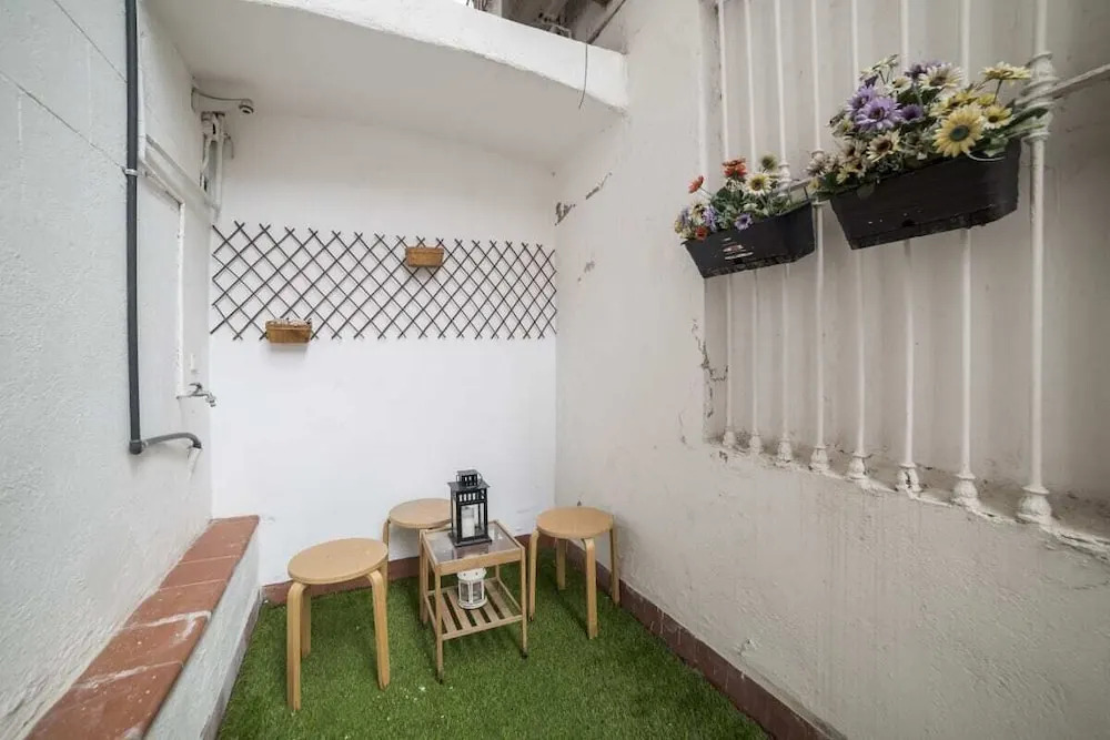 Lovely 2bed W/terrace in Lesseps, Near Park Güell