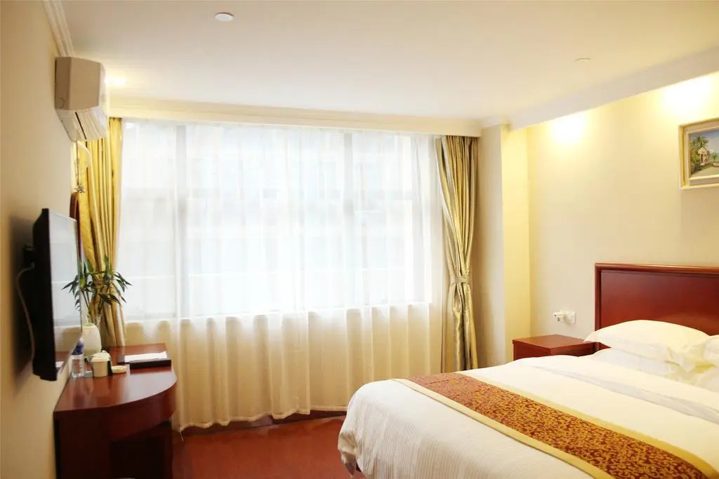 GreenTree Inn ShanDong YanTai Development Zone International Airport Shell Hotel