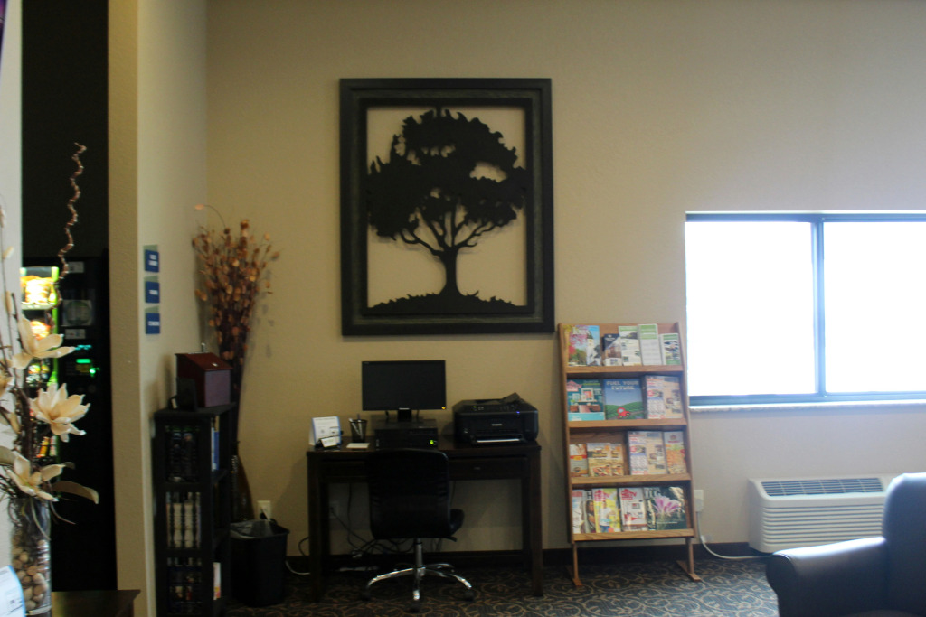 Cobblestone Inn & Suites - Denison | Oak Ridge