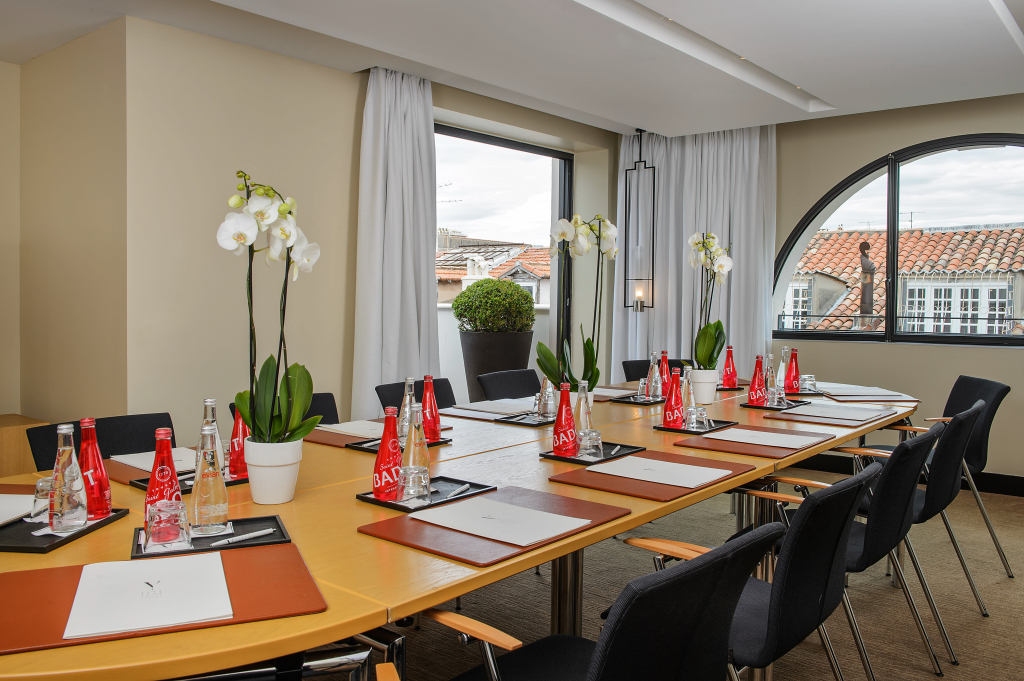 Five Seas by Inwood Hotels