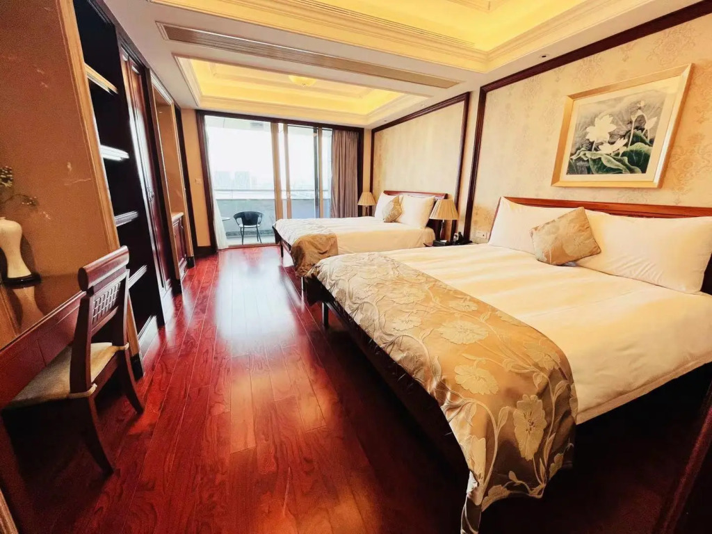 Hangzhou Lingtao Pavilion Hotel