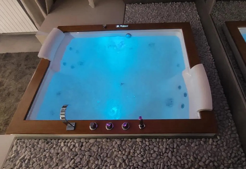 HYDROSUITE
