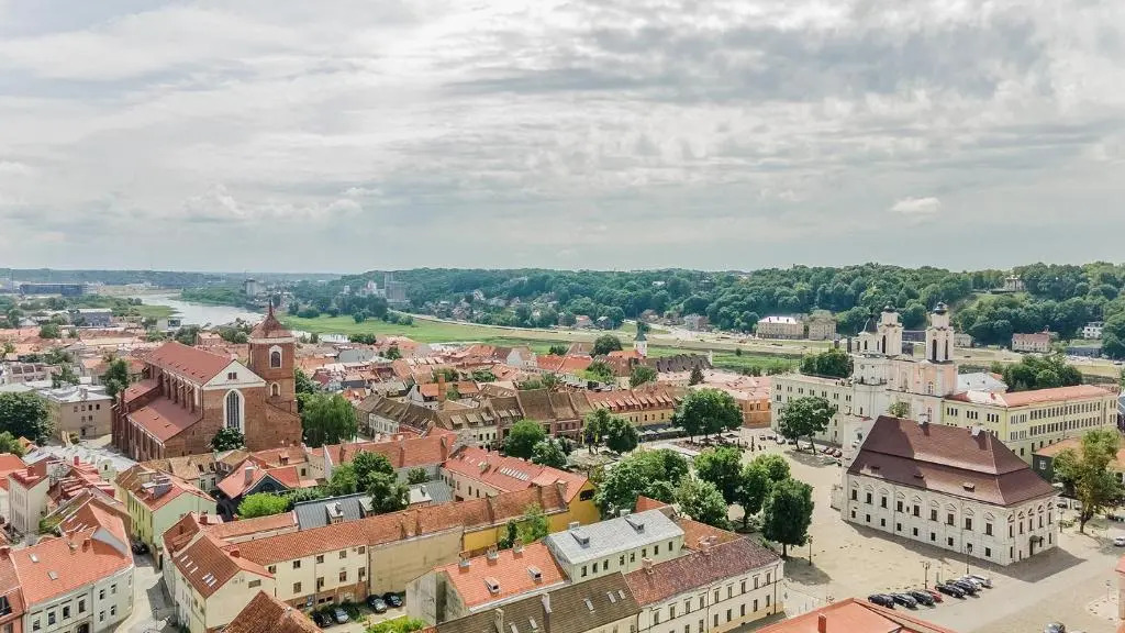 Kaunas Town Hall Apartment 5 by URBAN RENT