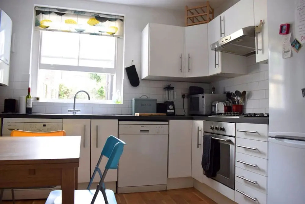 Lovely 2 Bed Apartment with Garden