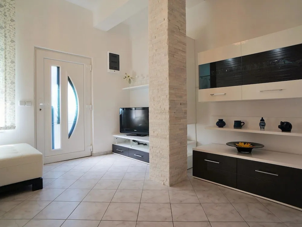 Beautiful Modern Apartment For Max 6 Persons Just 350 Meters From The Beach