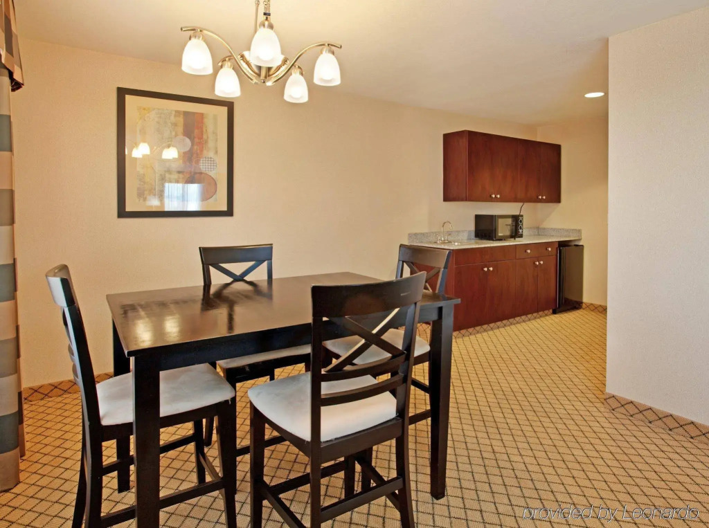 Holiday Inn Express Hotel & Suites Wichita Airport by IHG
