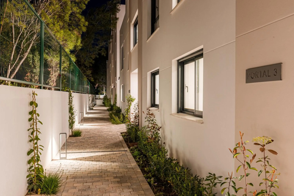 Ground Floor With Garden In The Golden Mile