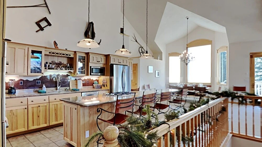 36 James Court 5 Bedroom Home by Redawning