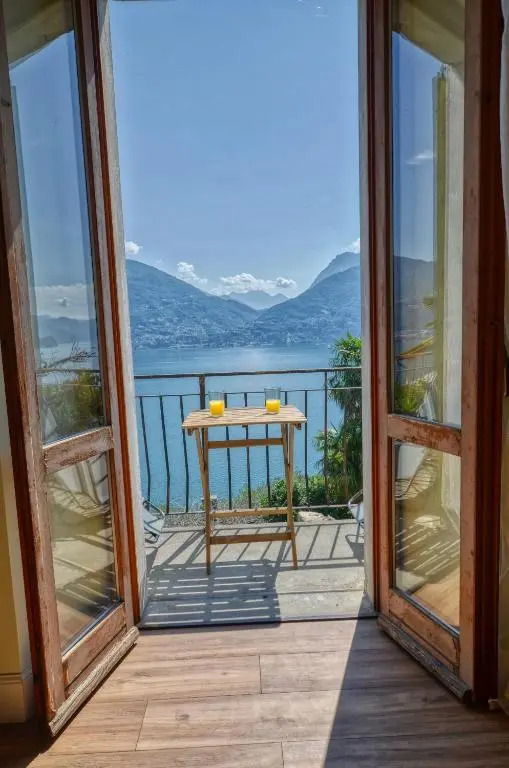 Bello Pezzo 2-Bedroom Lakeview Apartment