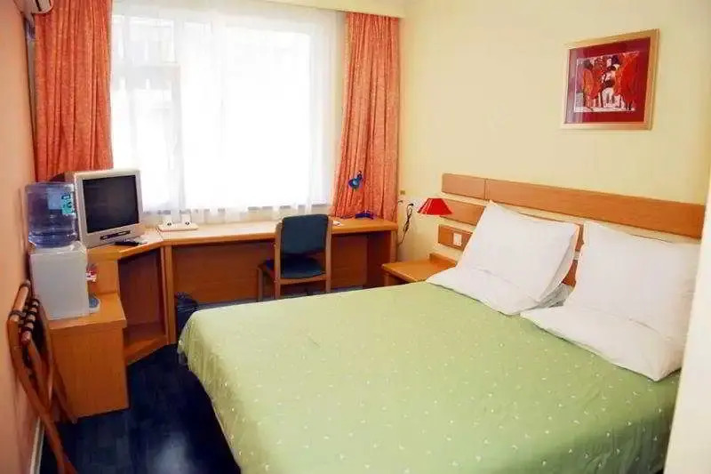 Home Inn (East Changying Road)