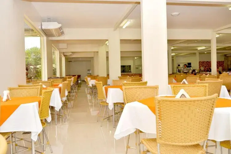 Diroma Exclusive - Piscinas 24 horas, sauna, estacionamento grátis!!!