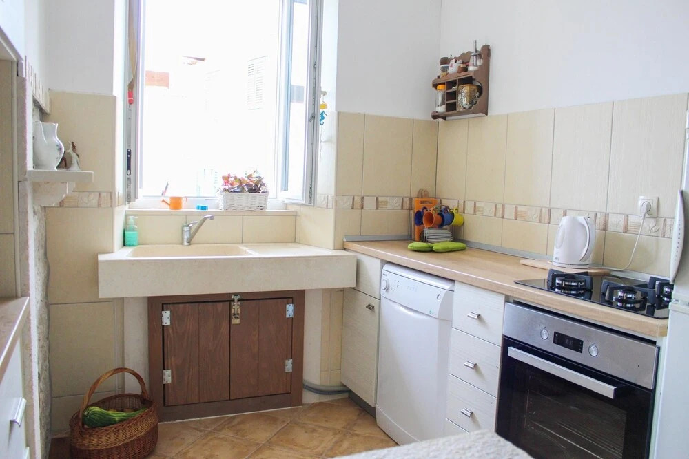 Apartment With 2 Bedrooms in Postira, With Wonderful sea View, Furnish
