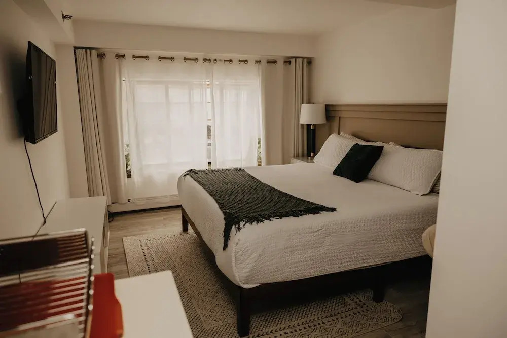 The Brooks Hotel Restaurant and Lounge