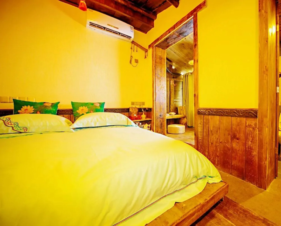 Dielianhua Cowherd Inn Zhangjiajie