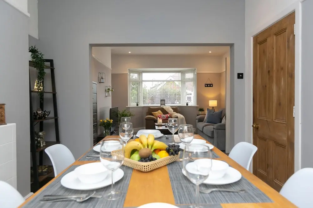 3 Bedroom House with Parking Bournemouth