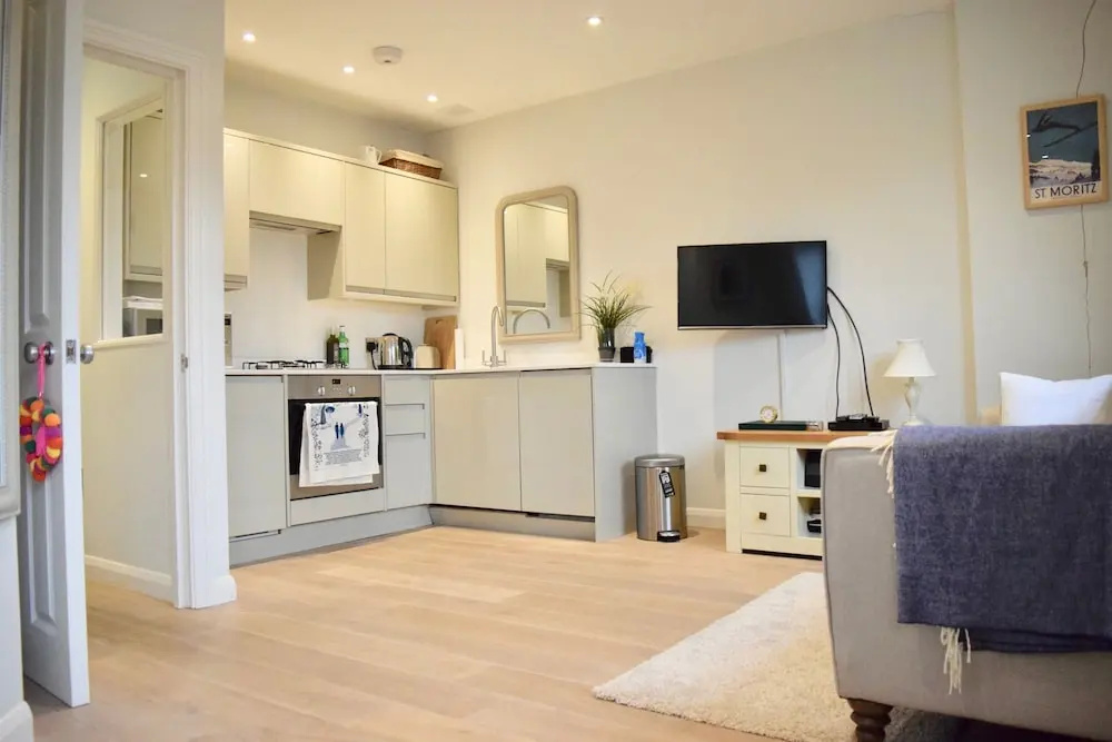 Modern 1 Bedroom Kensington Flat With Roof Terrace