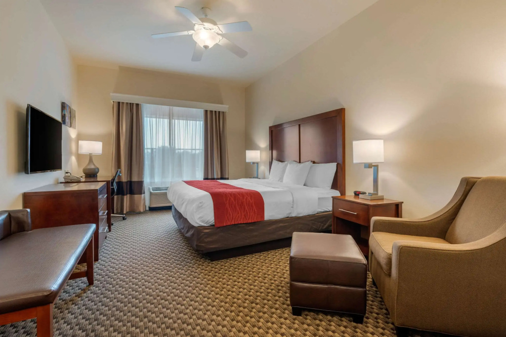 Comfort Inn & Suites Fort Myers Airport
