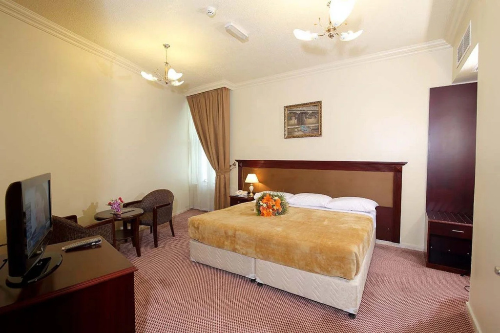 Al Bustan Hotel