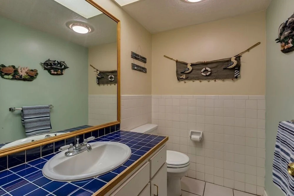Anchors Away 1 Bedroom Condo by Redawning