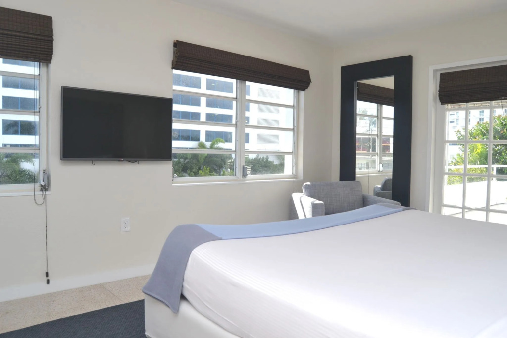 North Beach Hotel