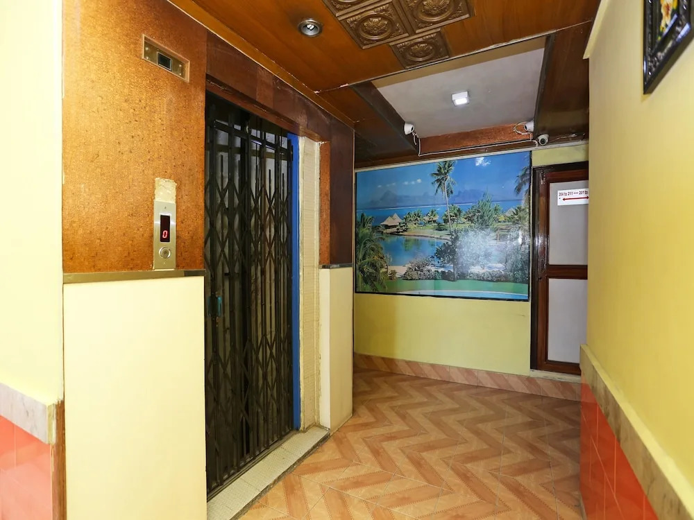 OYO 15468 Hotel Sharda