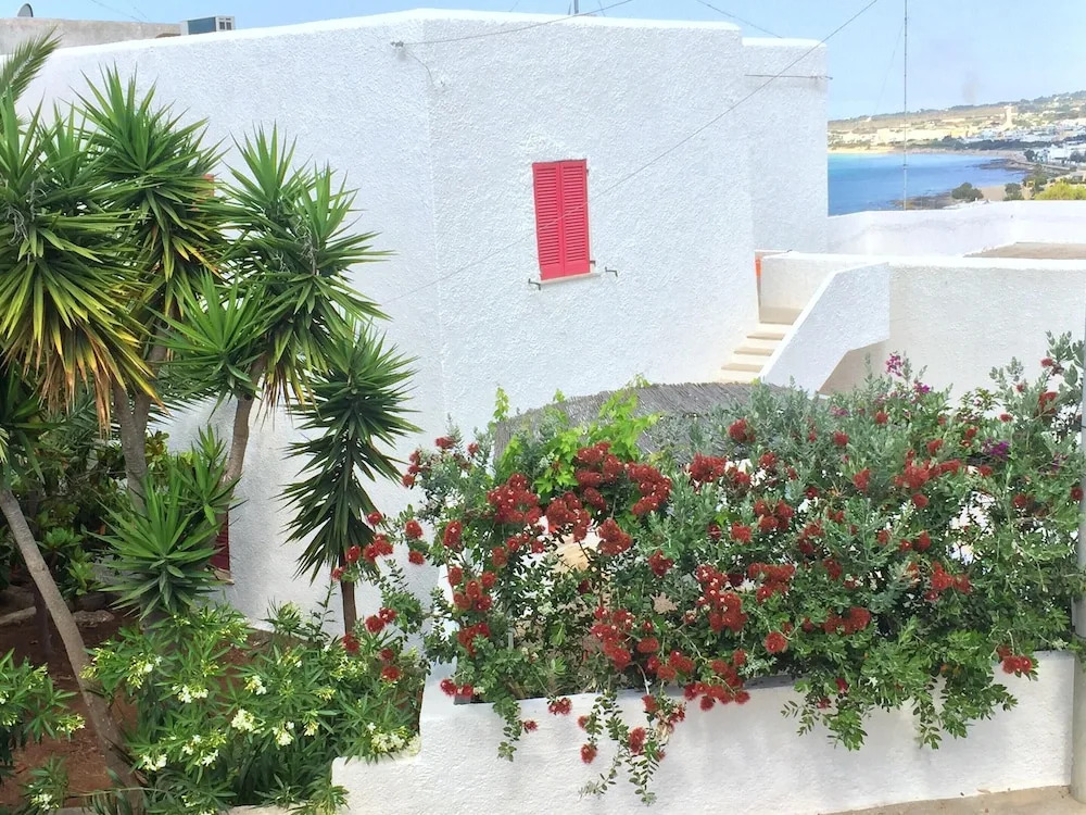 Apartment With 2 Bedrooms in Torre Vado, With Wonderful sea View, Terrace and Wifi