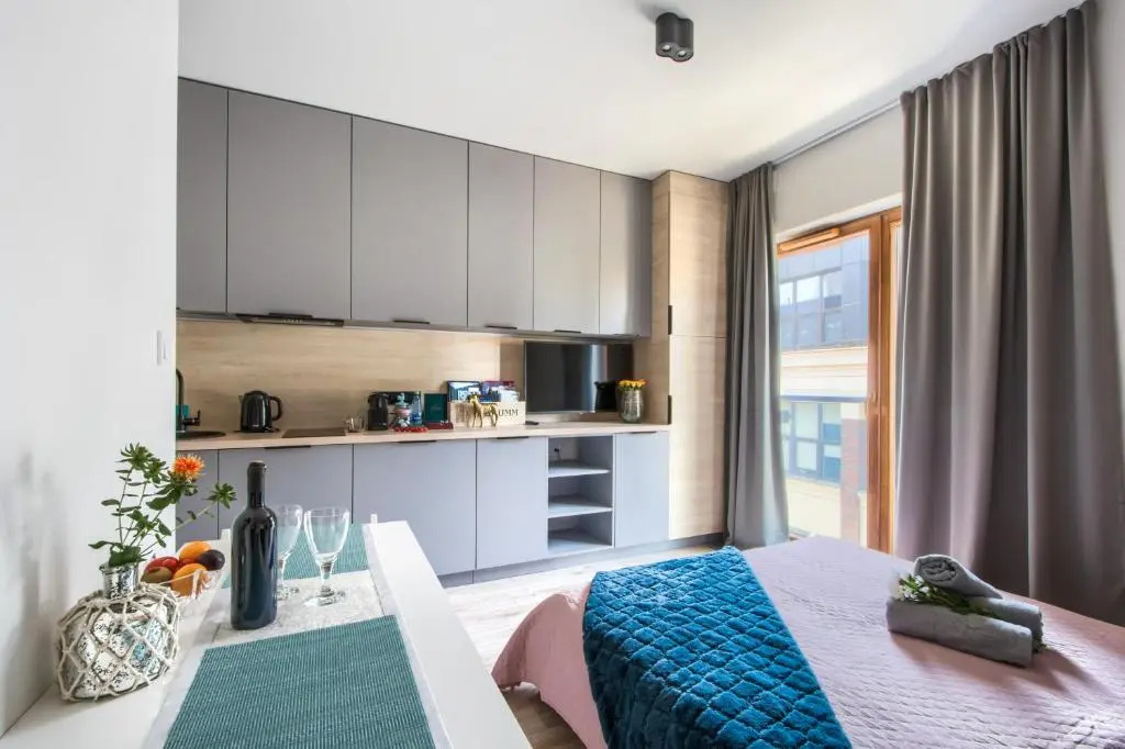 Studio Centrum Pawia 51- 10 min to center, the best places, self check-in, optional breakfest, parking on the street