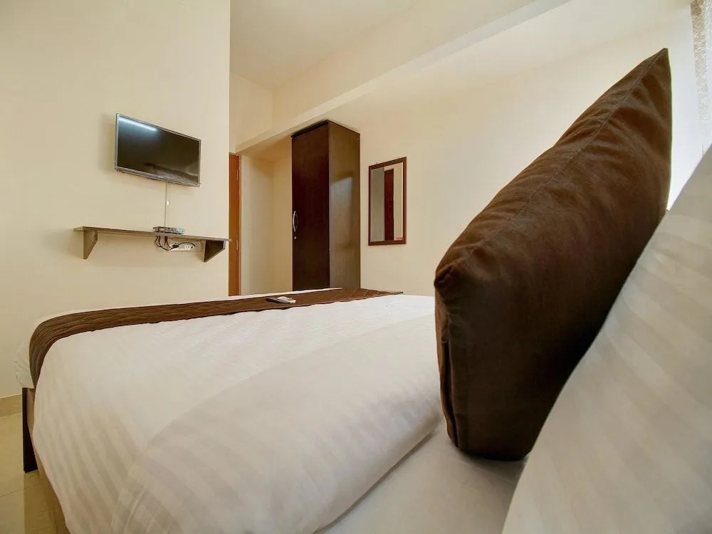 OYO 12798 Soundaryam Apartments