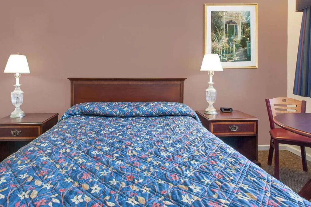 Knights Inn Grand Blanc
