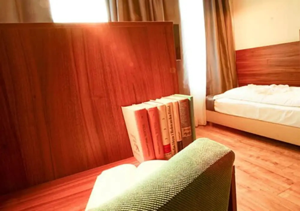 Hotel Bett und Buch