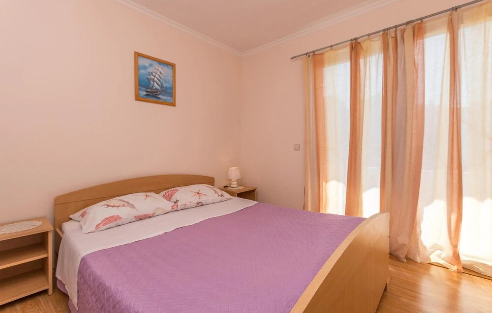 Nice Apartment in Drage, Pakostane With Sauna, Wifi and 2 Bedrooms