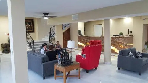 Los Nogales Inn