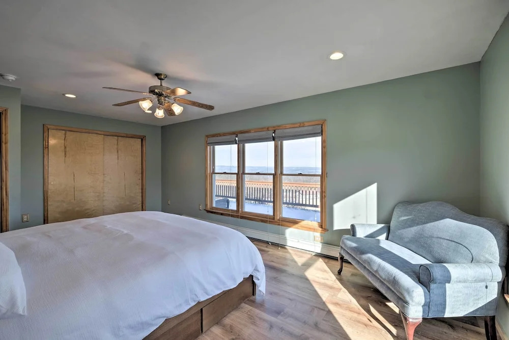 Catskills Mtn Retreat w/ Panoramic View & Fire Pit