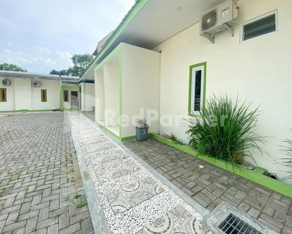CBG INN RedPartner near Stasiun Solo Balapan