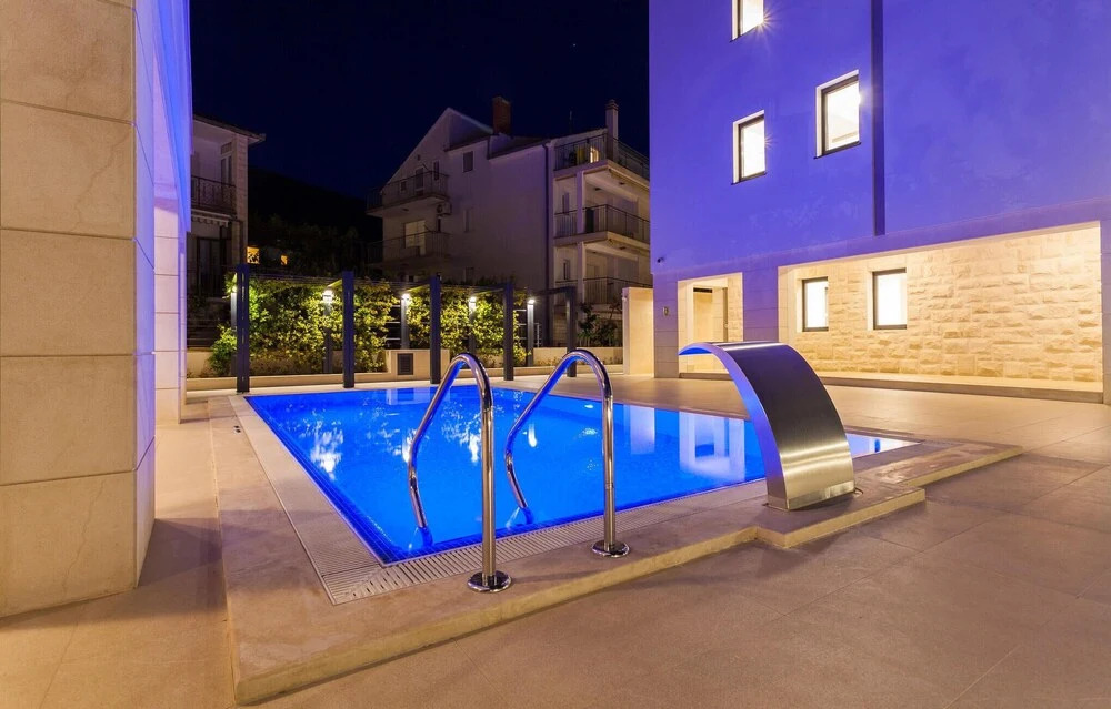 Beautiful Apartment in Podstrana With Wifi and Outdoor Swimming Pool