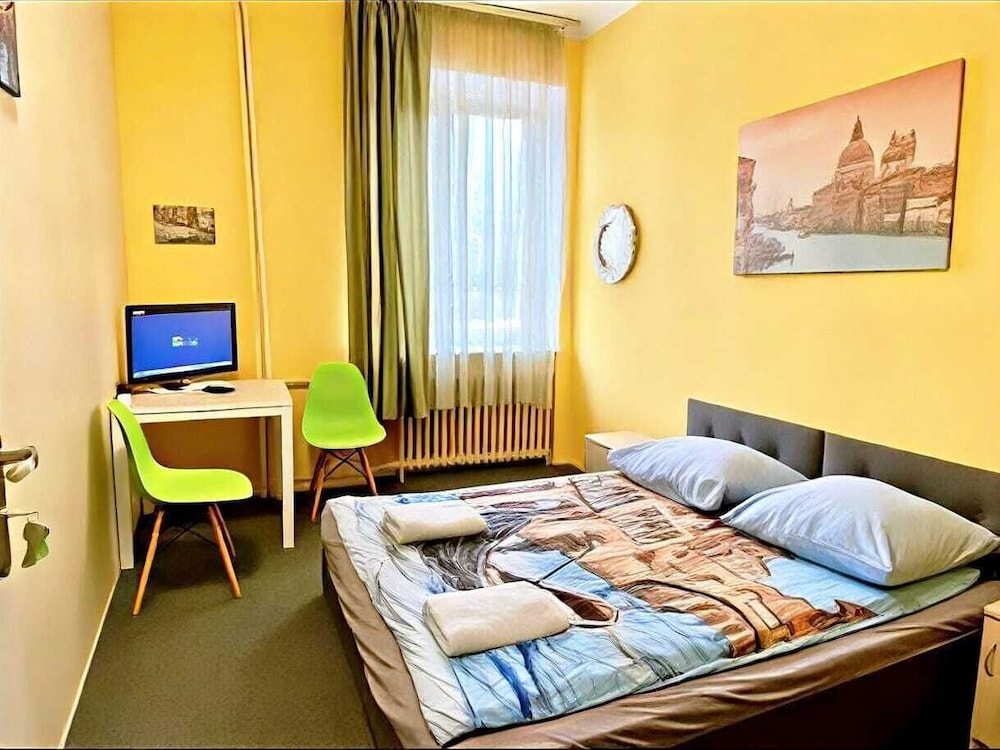 Bon Voyage Apartments