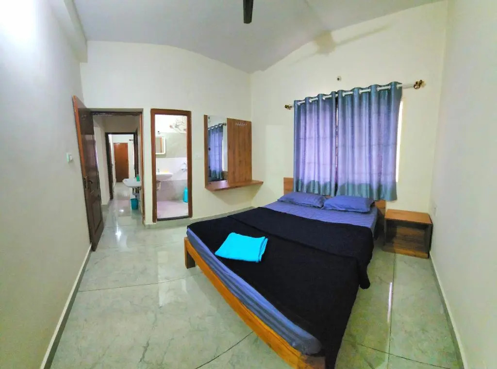 Upgraded 2 Bed 2 Bath w Living and Kitchen