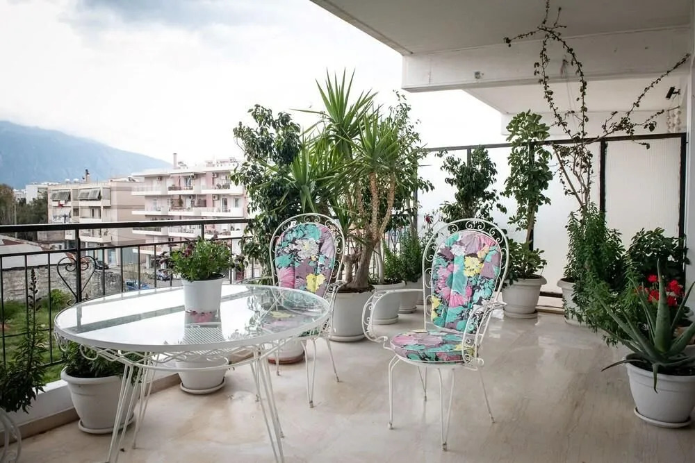 Bright Comfy Flat near Beach & City Center