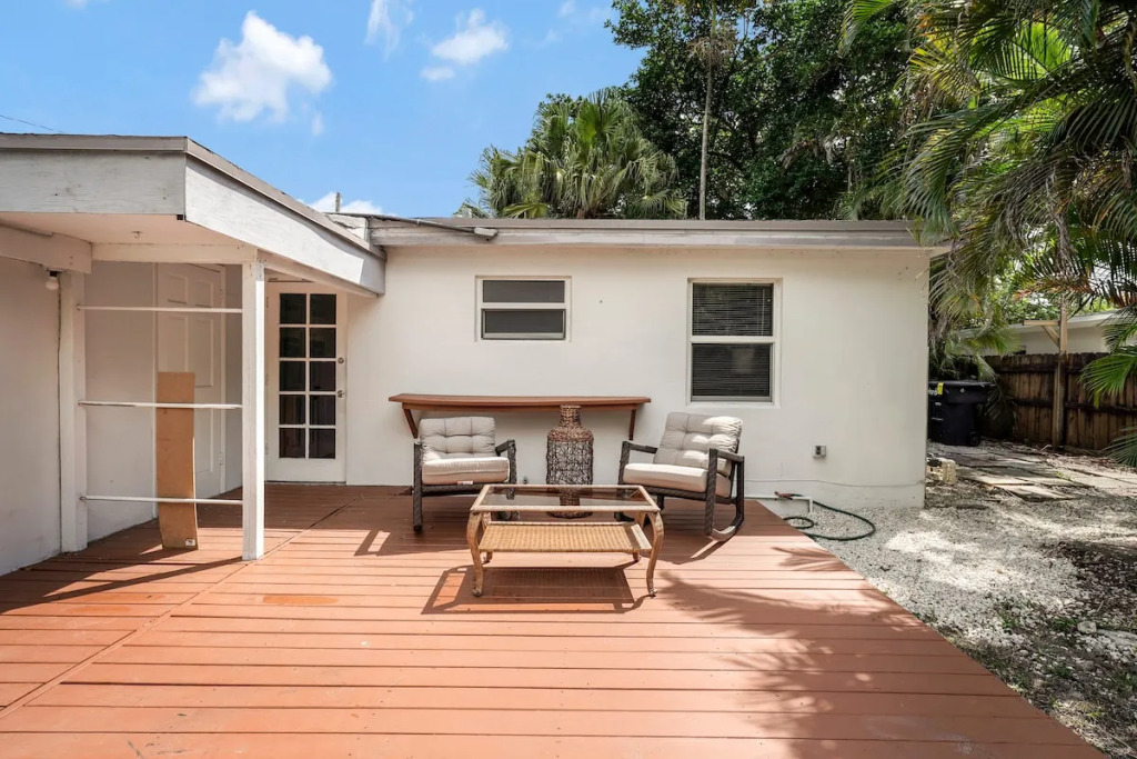 Poinsettia FTL Home by PMI