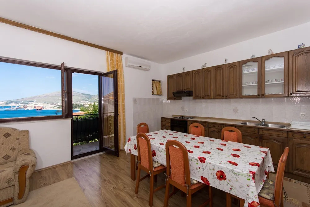 Apartments Ljube