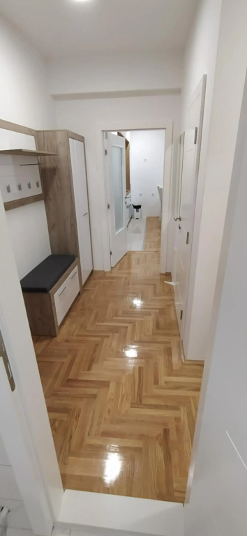 Leo Apartment