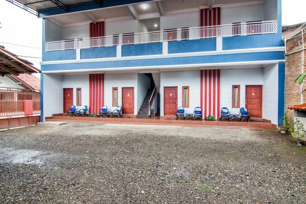 OYO 2421 Joglo Guest House Syariah