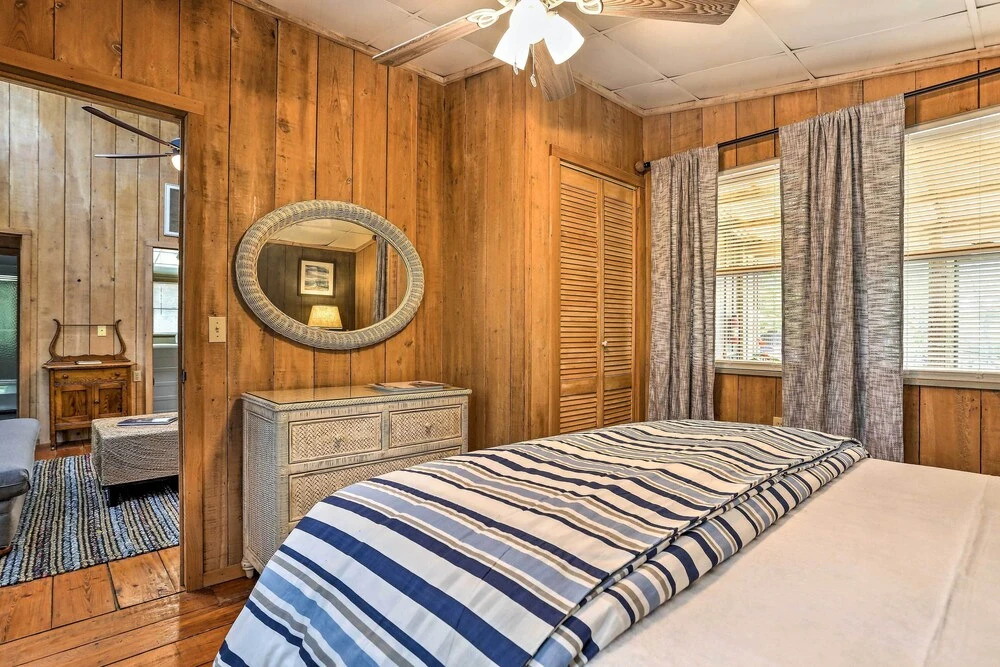 Cozy Hatteras Island Abode ~ 1 Mi to Frisco Beach!