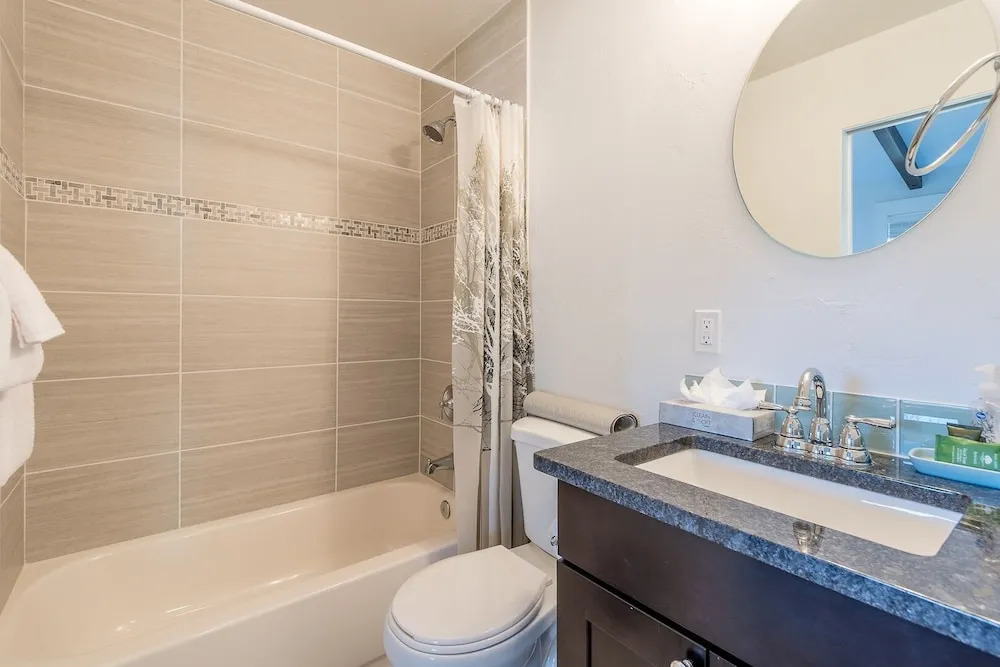 Four Seasons #4 - 2 Br Condo