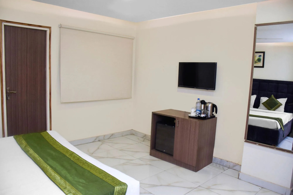 FabHotel Metro View