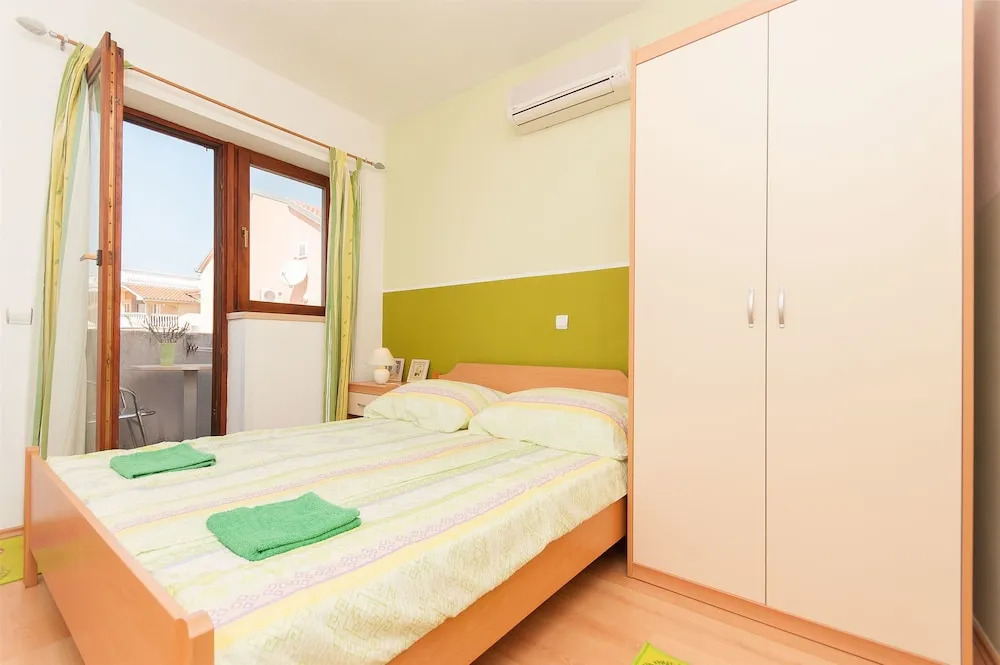 Apartment and Rooms Sanja Vodice