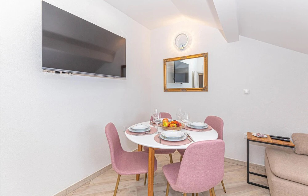 Nice Apartment in Pirovac With Wifi and 1 Bedrooms