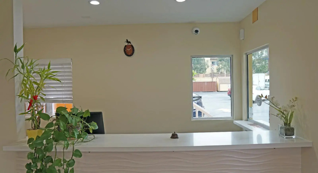 Redondo Inn and Suites