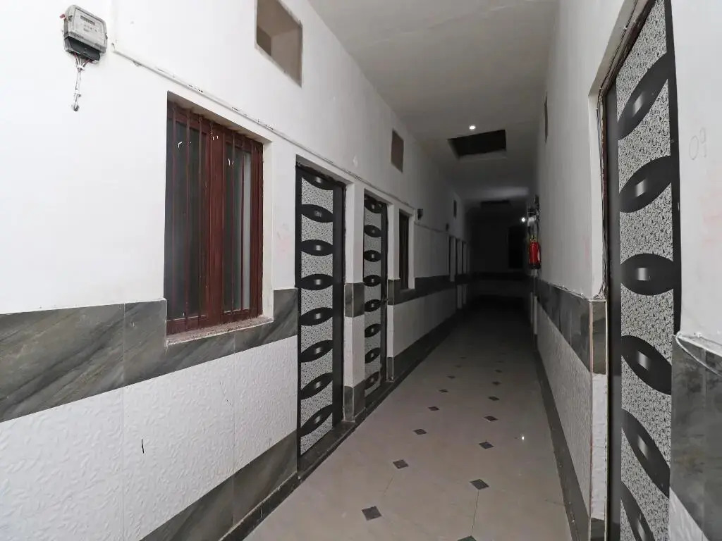 Hotel Metro By OYO Rooms
