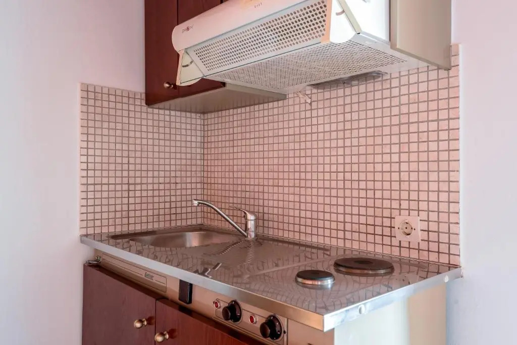 Apartment4 50 metres from THE Sea 'NEW LISTING'
